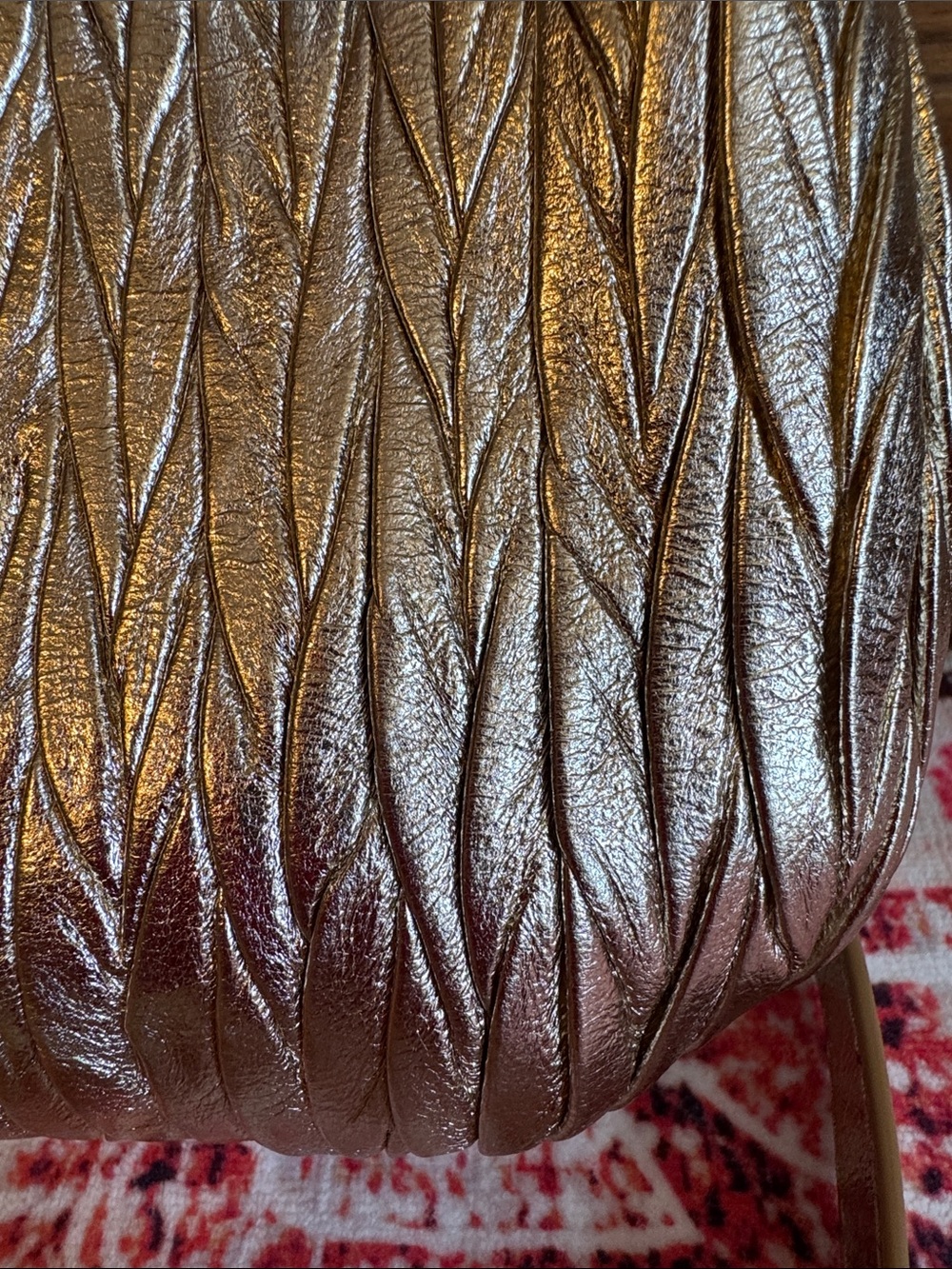 HOBO Metallic Gold Ruched Leather Top Kisslock Bag - Picture 3 of 12
